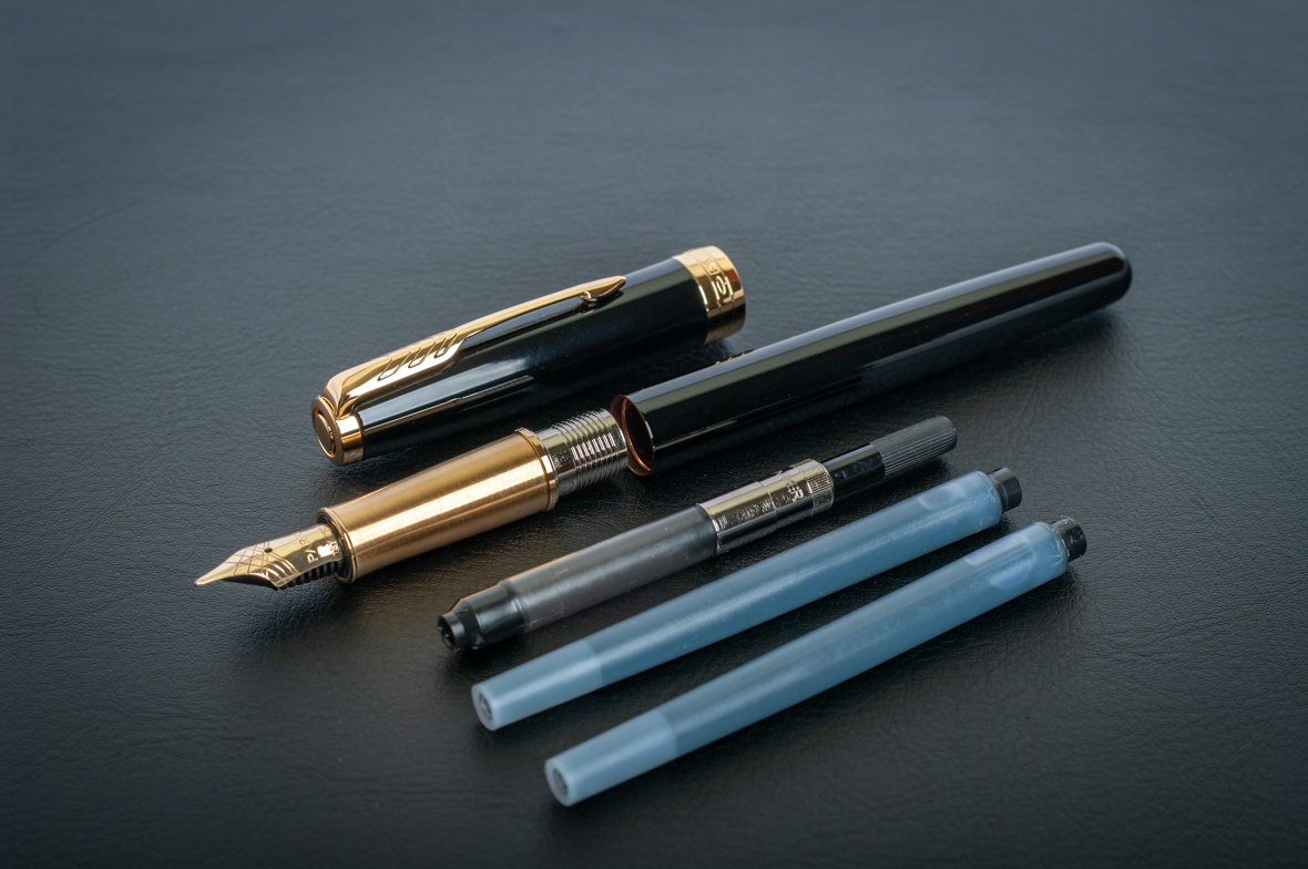Перьевая ручка parker sonnet laque black gt 18k Перьевая ручка Parker Sonnet Laque Black GT 18K